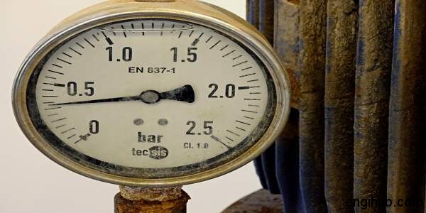 different mechanical pressure gauges
